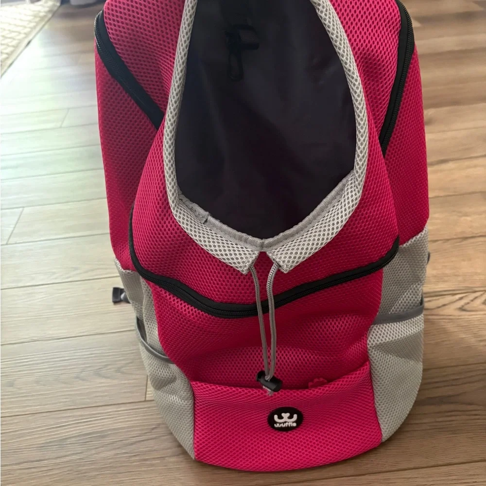 Wuffie large pink pet backpack/carrier for dogs up to 26 lbs. NEW